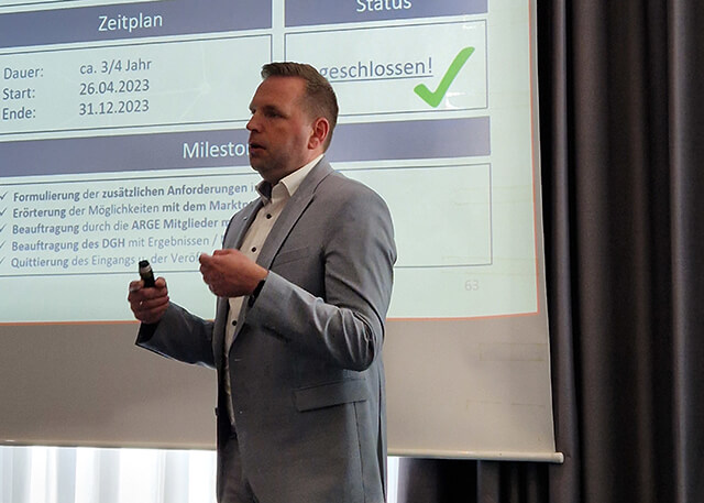 Sebastian Schubert steuert als Leiter des Datenmanagements u. a. die Projekte KI-unterstützte Datenerstellung und Digitaler Produktpass